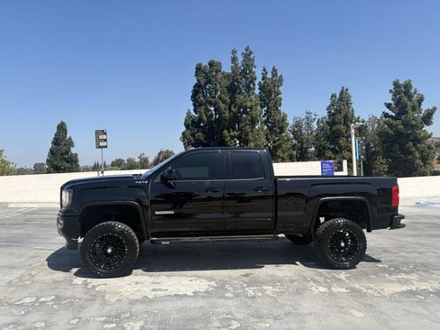 Used 2018 GMC Sierra 1500 SLE w/ SLE Value Package AWD/4WD image 8