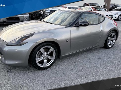Used 2009 Nissan 370Z Touring image 1