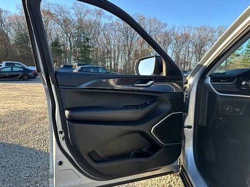 Used 2022 Jeep Grand Cherokee L Laredo w/ Luxury Tech Group I image 25