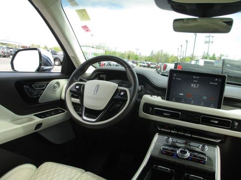 Used 2022 Lincoln Aviator Black Label w/ Dynamic Handling Package image 27