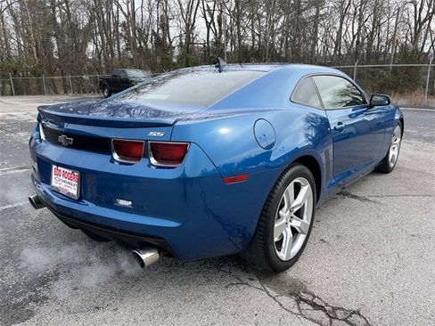 Used 2010 Chevrolet Camaro SS w/ RS Package image 3