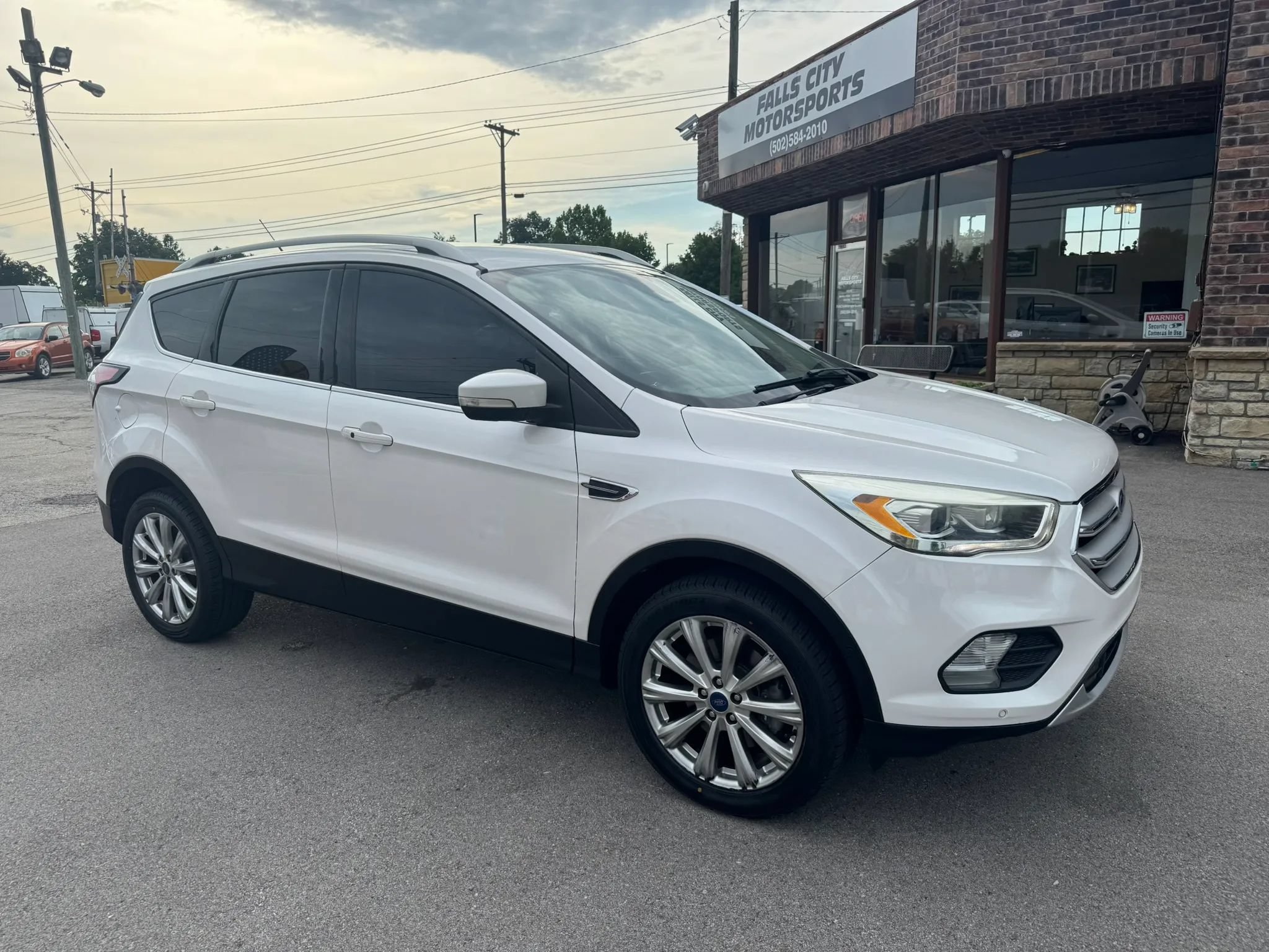 Used 2017 Ford Escape Titanium w/ Equipment Group 301A AWD/4WD image 16