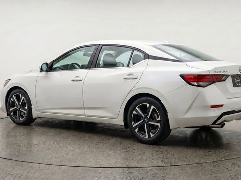 Used 2025 Nissan Sentra SV image 6