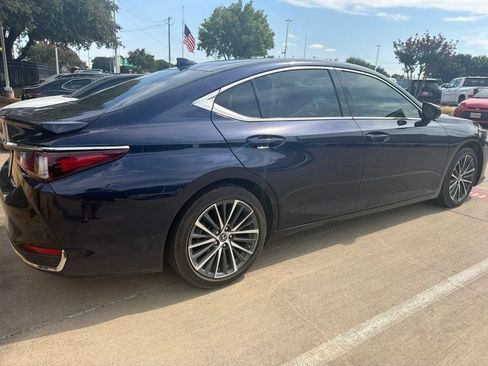 Used 2025 Lexus ES 300h w/ Premium Package FWD image 11