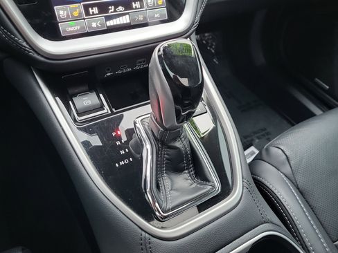 Used 2025 Subaru Outback Touring XT image 11