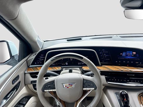 Used 2023 Cadillac Escalade ESV Sport Platinum w/ LPO, ONYX Package image 18