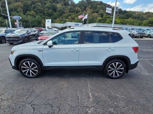 Used 2022 Volkswagen Taos SE AWD/4WD image 4