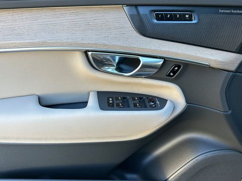 New 2026 Volvo XC90 T8 Ultra w/ Protection Package Premier AWD/4WD image 8