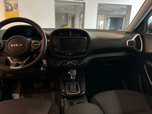 Used 2025 Kia Soul LX w/ LX Technology Package image 34