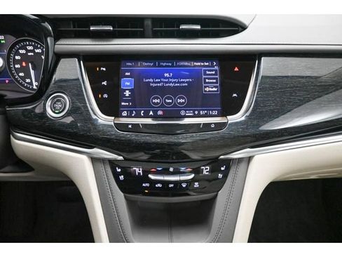 Used 2022 Cadillac XT6 Premium Luxury w/ Technology Package image 14
