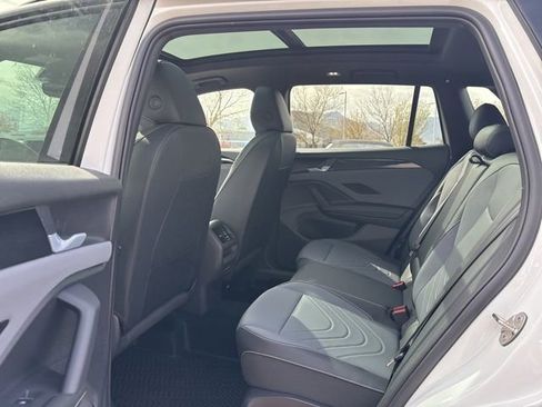 New 2026 Volkswagen Tiguan SE R-Line AWD/4WD image 8