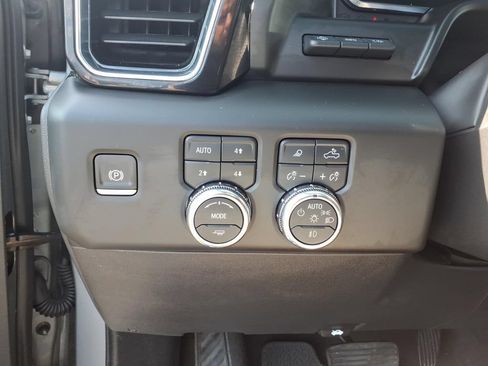 Used 2025 GMC Sierra 1500 Denali w/ Denali Reserve Package AWD/4WD image 12