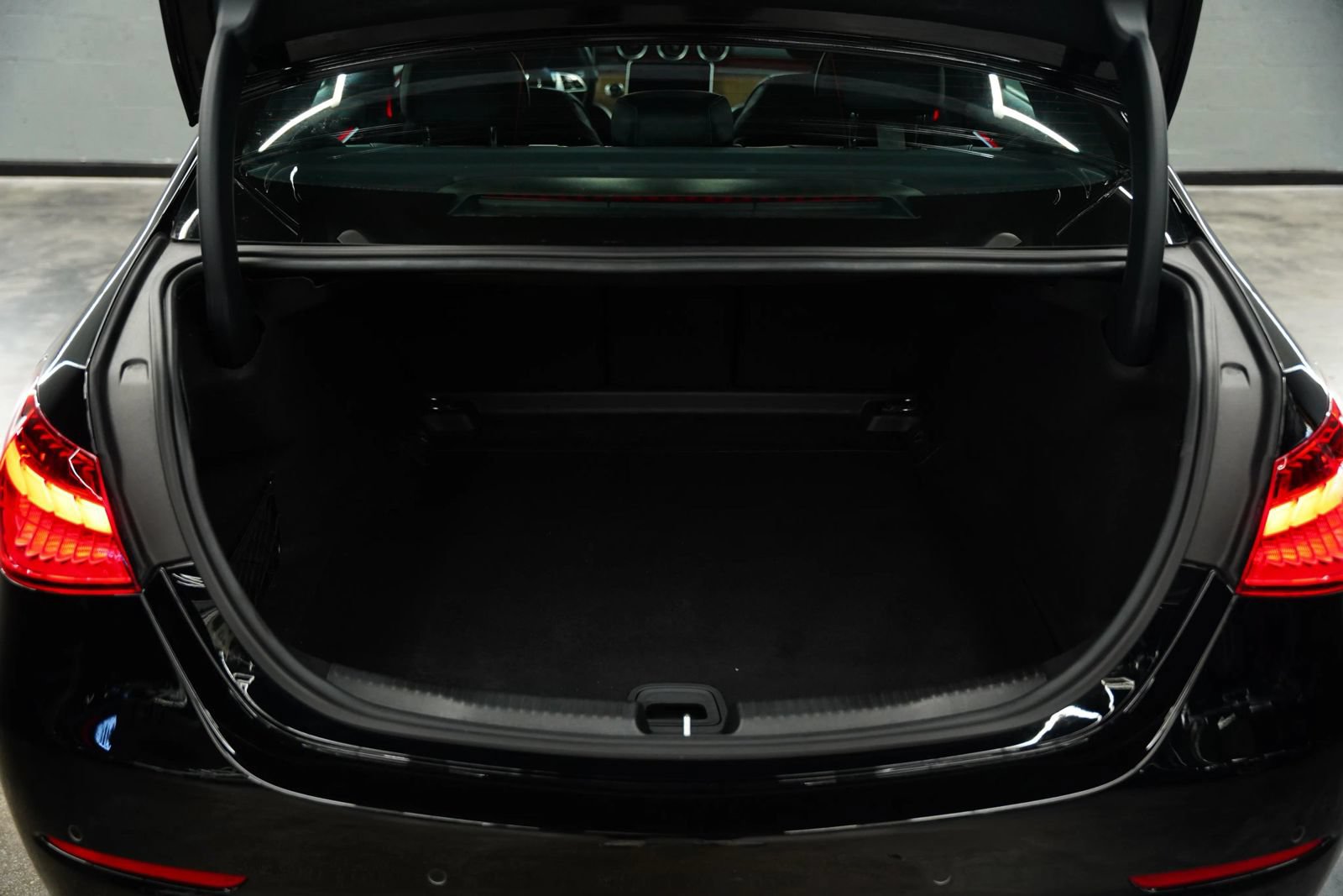 Used 2024 Mercedes-Benz C 300 4MATIC Sedan image 29