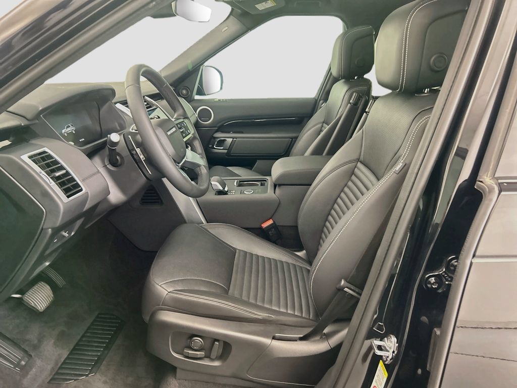 Used 2025 Land Rover Discovery S AWD/4WD image 18