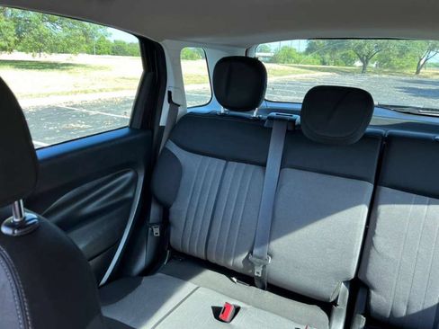 Used 2015 FIAT 500L Trekking FWD image 22