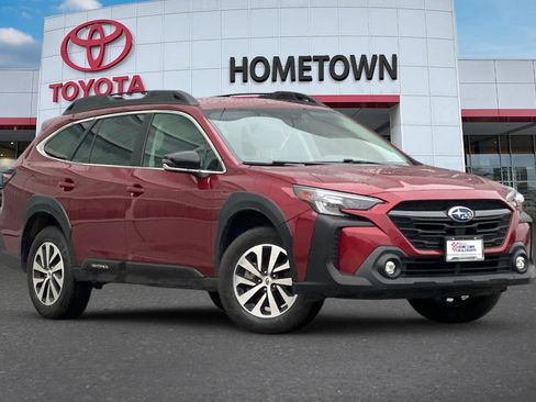 Used 2024 Subaru Outback Premium image 2