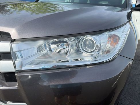 Used 2019 Toyota Highlander XLE image 9