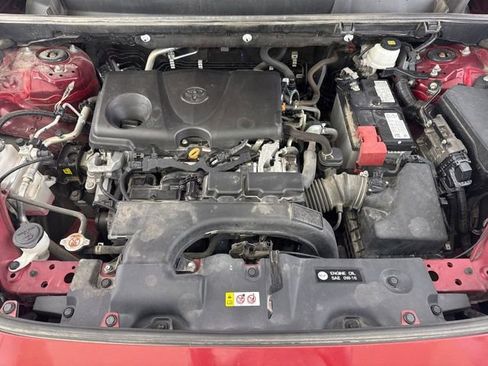 Used 2021 Toyota RAV4 LE AWD/4WD image 28