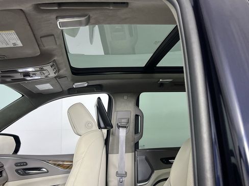 Used 2024 Cadillac Escalade Sport Platinum w/ LPO, ONYX Package image 23