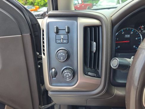 Used 2017 GMC Sierra 2500 Denali w/ Duramax Plus Package AWD/4WD image 25