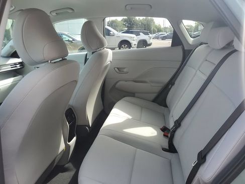 Used 2024 Hyundai Kona SEL FWD image 9