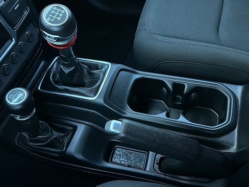 Used 2020 Jeep Wrangler Unlimited Sport AWD/4WD image 19