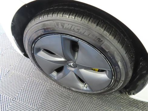 Used 2018 Tesla Model 3 Long Range RWD image 6