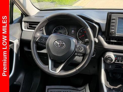 Used 2022 Toyota RAV4 XLE Premium FWD image 14