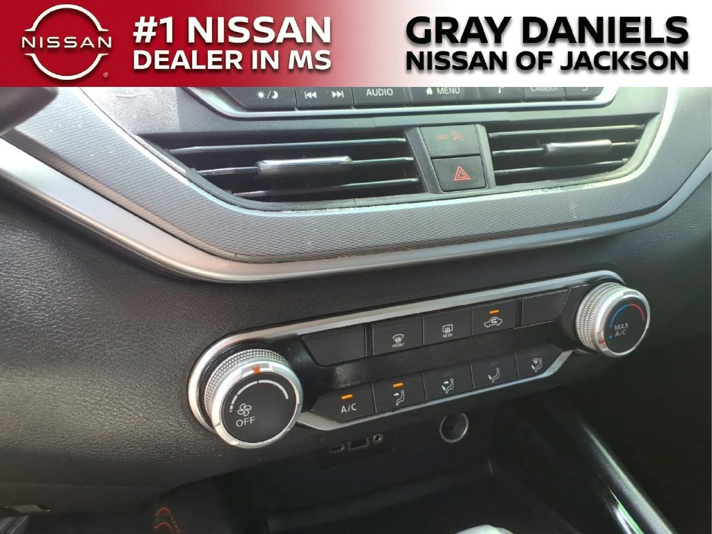Used 2024 Nissan Altima 2.5 SR FWD image 17