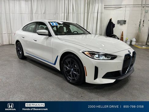 Used 2023 BMW i4 eDrive40 RWD image 2