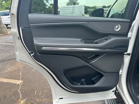 New 2026 Lincoln Navigator Reserve w/ Jet Appearance Package AWD/4WD image 21