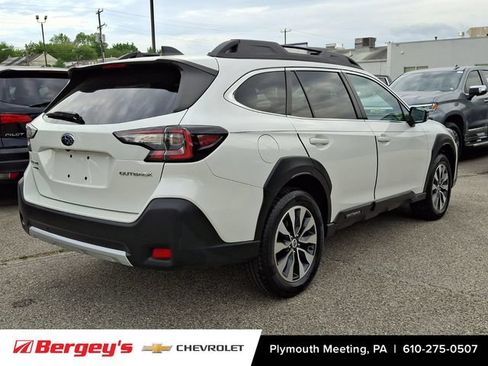 Used 2023 Subaru Outback Limited AWD/4WD image 8