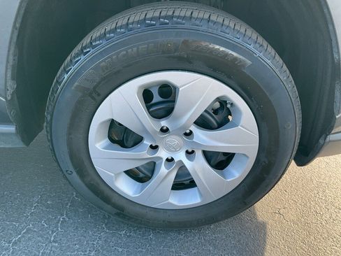 Used 2023 Toyota RAV4 LE image 22