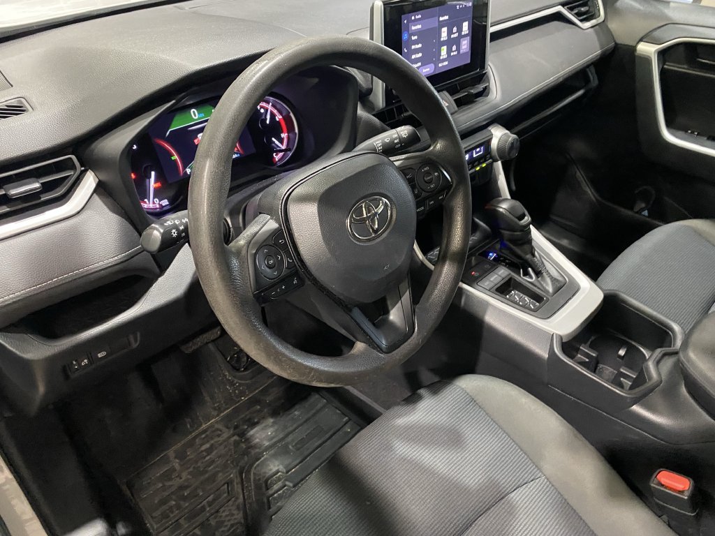 Used 2023 Toyota RAV4 LE FWD image 3