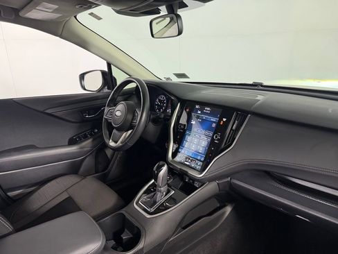 Used 2025 Subaru Outback Premium image 32