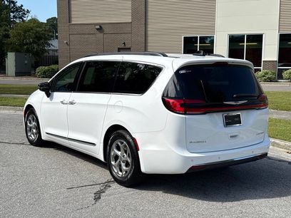 Used 2023 Chrysler Pacifica Limited