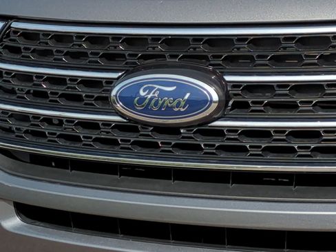 Used 2023 Ford Explorer XLT w/ Equipment Group 202A AWD/4WD image 12