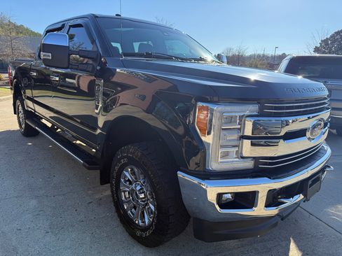 Used 2017 Ford F250 Lariat w/ Lariat Ultimate Package image 6