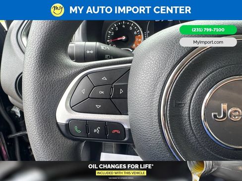 Used 2023 Jeep Renegade Latitude AWD/4WD image 16