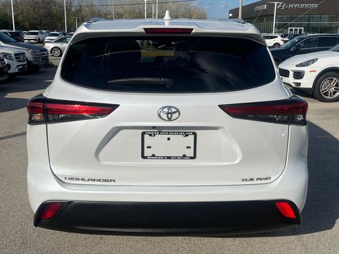 Used 2022 Toyota Highlander XLE image 4