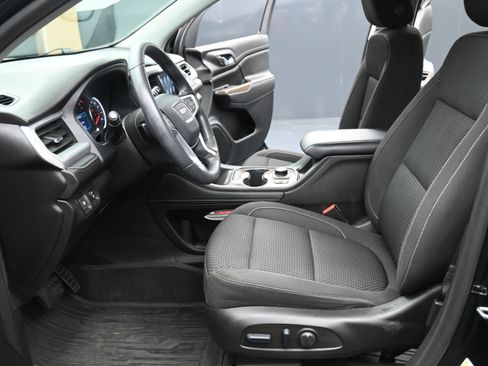 Used 2023 GMC Acadia SLE w/ Driver Convenience Package FWD image 23
