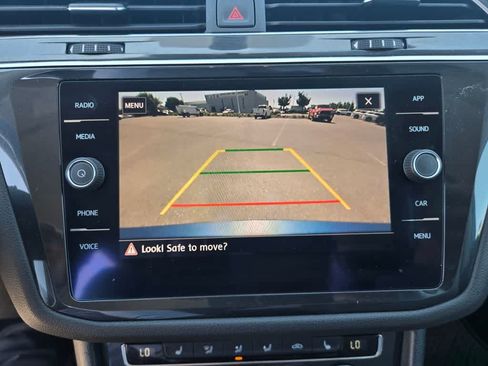 Used 2019 Volkswagen Tiguan SE FWD image 11