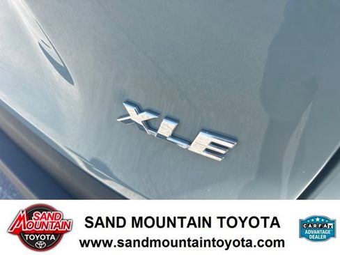 Used 2020 Toyota RAV4 XLE Premium FWD image 9
