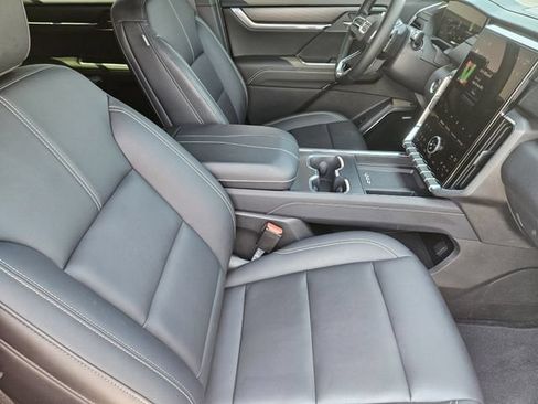 Used 2024 GMC Acadia Elevation w/ Luxury Package FWD image 15