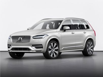 Used 2021 Volvo XC90 T6 Momentum w/ Advanced Package