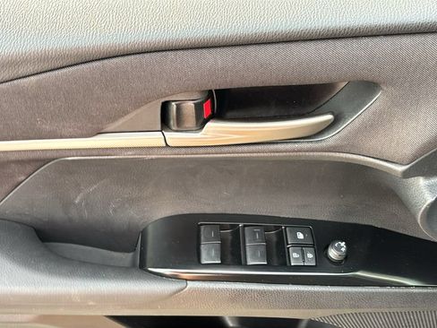 Used 2025 Toyota Camry LE FWD image 9