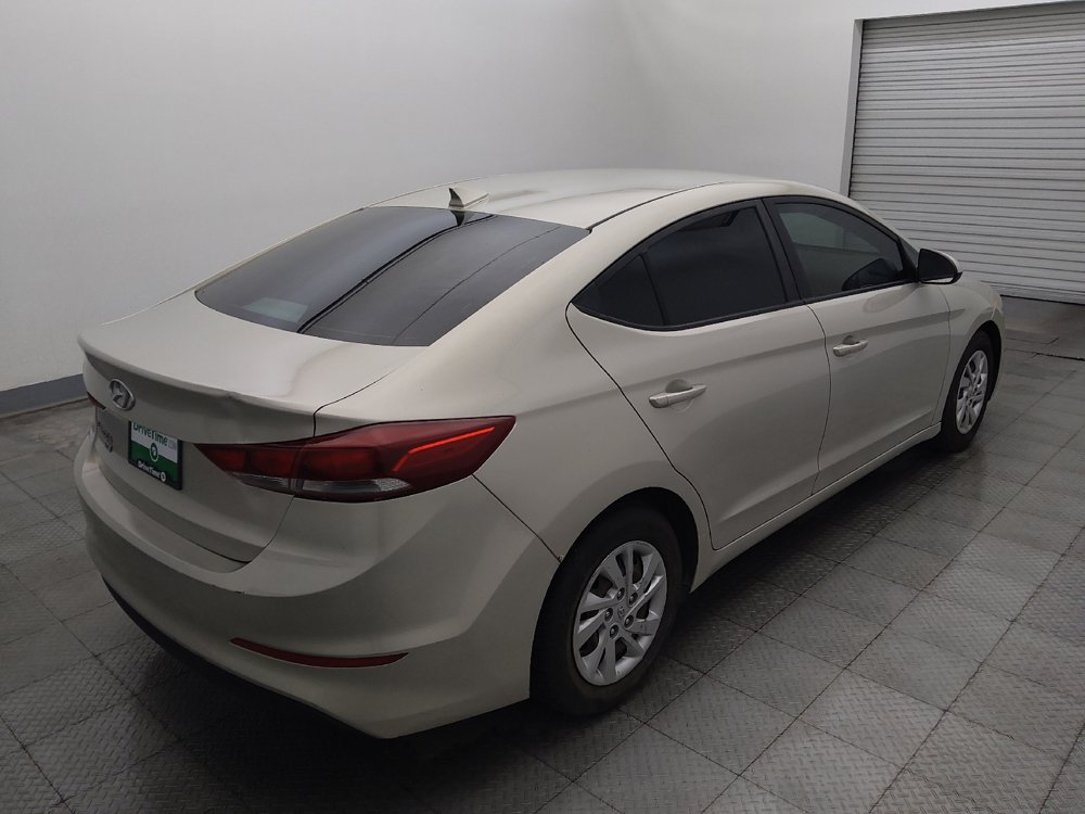Used 2017 Hyundai Elantra SE FWD image 9