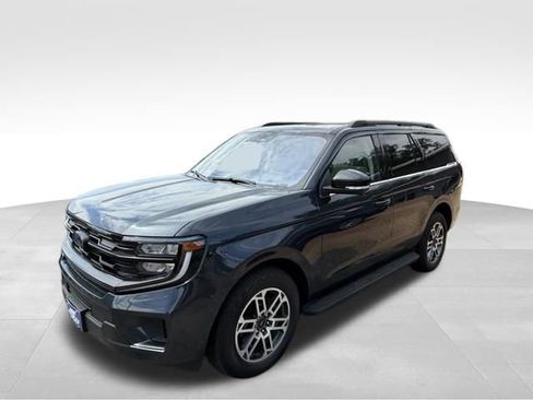Used 2025 Ford Expedition Active AWD/4WD image 2