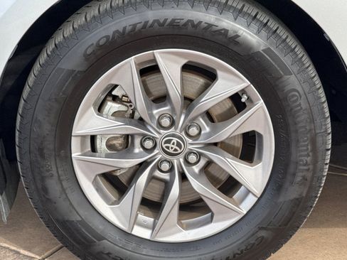 Certified 2023 Toyota Sienna LE image 32