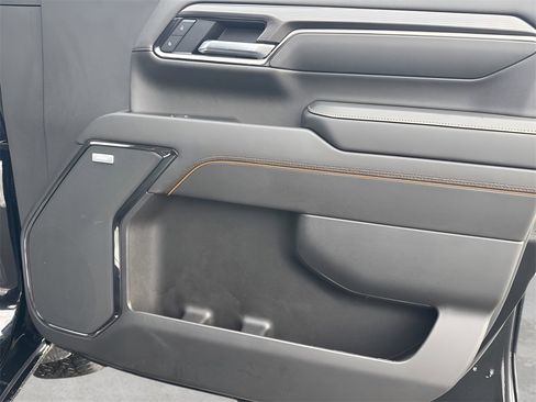 Used 2025 GMC Sierra 2500 AT4 w/ AT4 Premium Plus Package image 9